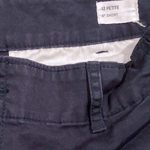 GAP Mid-Rise 4" Inseam Khaki Chino Shorts (681390) NAVY BLUE Women's 12 Petite - Picture 5 of 7